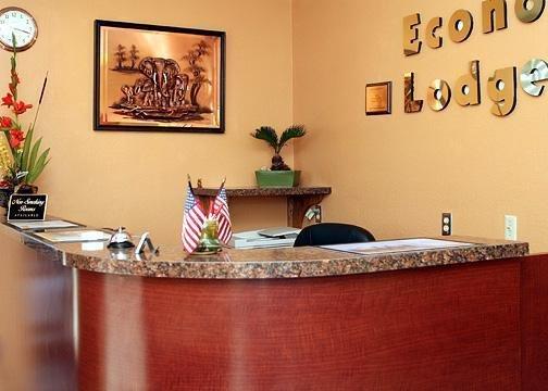 Lodge Econo Hwy 54 - Hwy 287