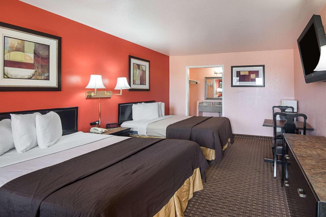 Econo Hwy 54 - Hwy 287 Lodge *