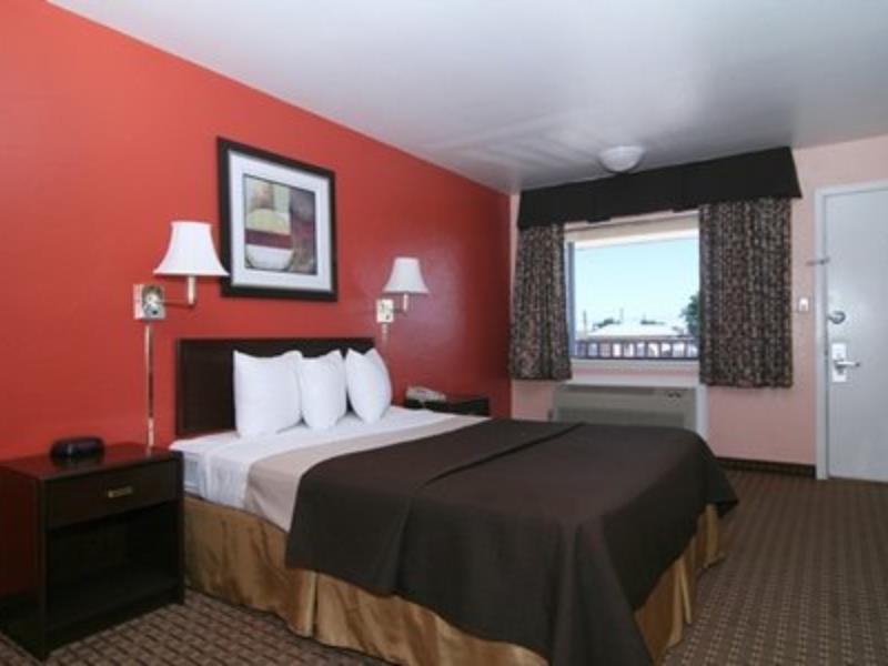 Lodge Econo Hwy 54 - Hwy 287 *